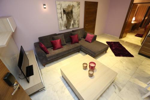 Delora Hotel And Suites