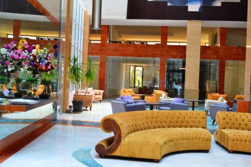 Delora Hotel And Suites