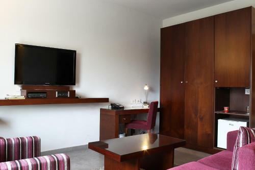 Monoberge Hotel