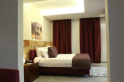 Monoberge Hotel