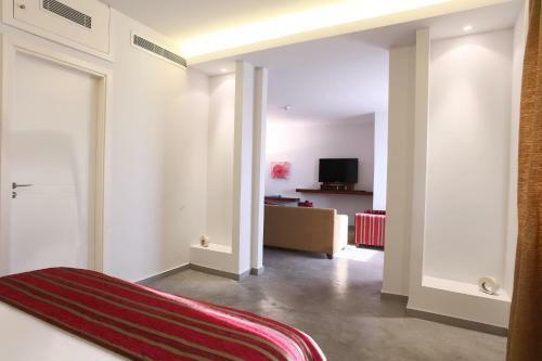Monoberge Hotel