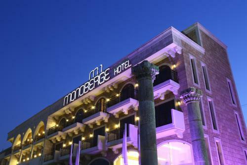 Monoberge Hotel