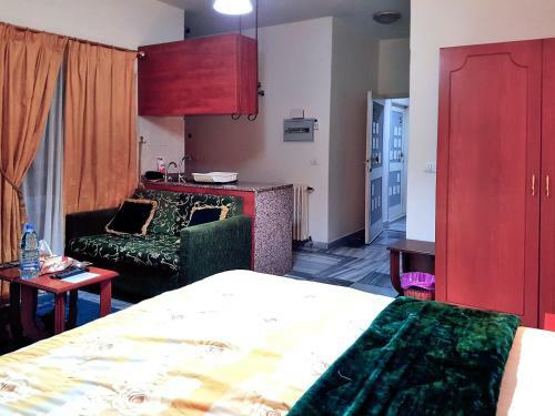 Bader Rock Motel
