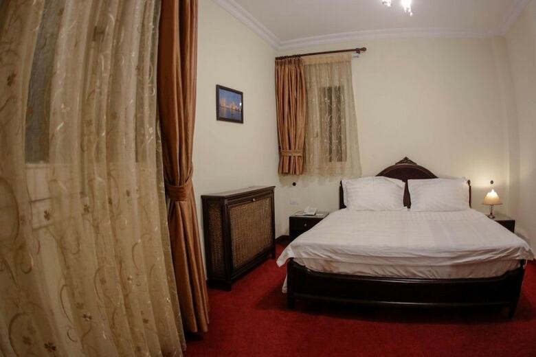 Quartier Suisse Hotel