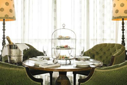 Hotel Al Bustan