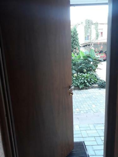 Town Center Studio Apartment
