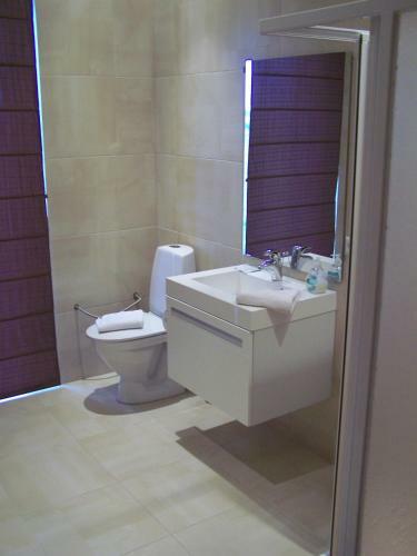 Hostal Beach Guesthouse Lenkas