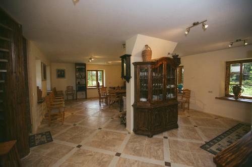 Hostal Viesu Nams Melnsils