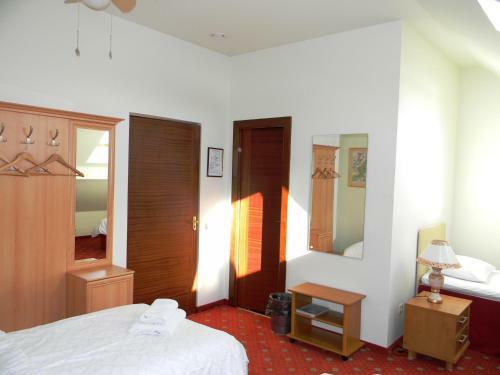 Hotel Rund?le