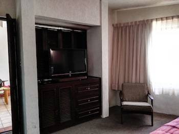 La Fuente Hotel & Suites