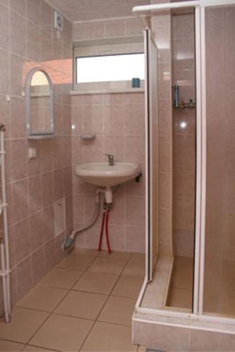 Hostal Viesu Nams Un Kempings Papes ?akstes
