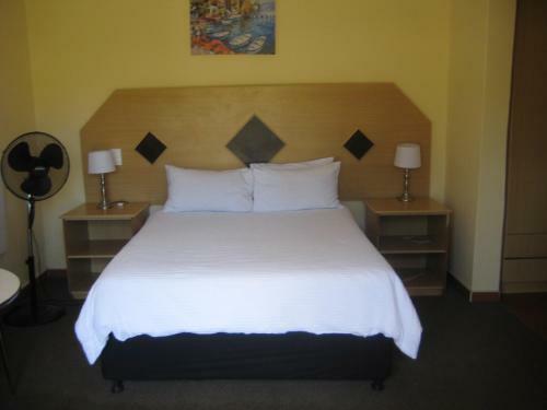 Hostal Black Swan Guesthouse