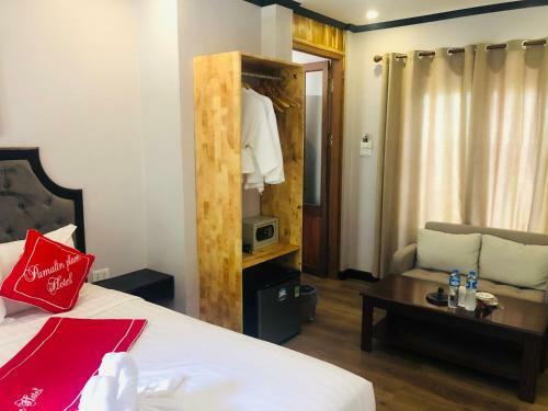Hostal Oudomsouk City Center