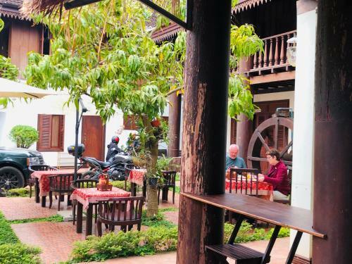 Hostal Oudomsouk City Center