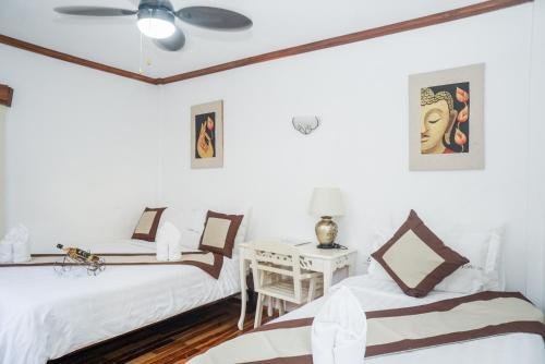 Hostal Frangipani Guesthouse