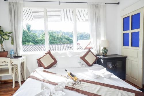Hostal Frangipani Guesthouse