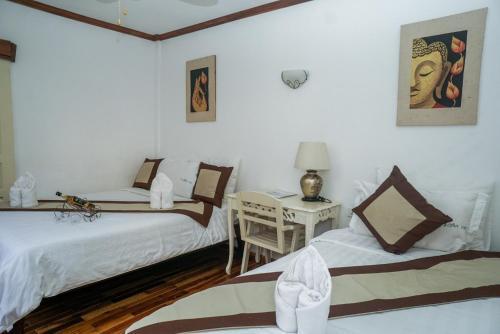 Hostal Frangipani Guesthouse
