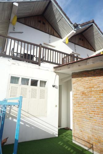 Hostal Frangipani Guesthouse