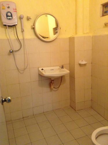 Hostal Pathoum Phone Guesthouse