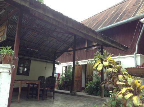 Hostal Pathoum Phone Guesthouse