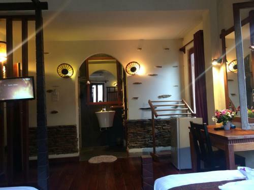 Hostal Chaluenxay Villa