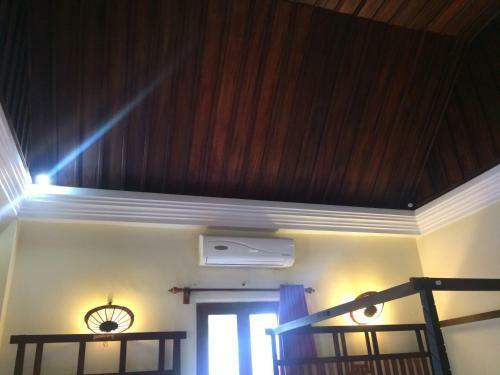 Hostal Chaluenxay Villa