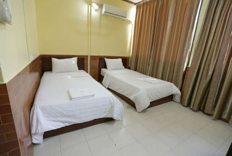Hostal Intouch Guest House