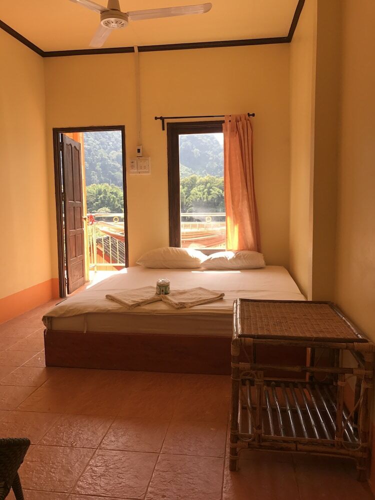 Hostal Riverview Bungalows & Gh