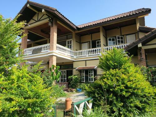 Hostal The Hillside Residence