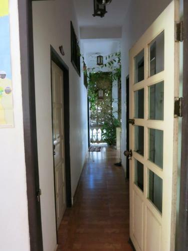 Hostal The Hillside Residence