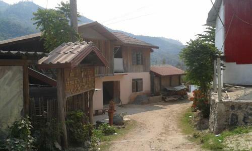 Hostal Phoy Lathda Guesthouse