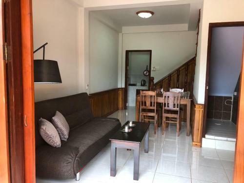 Hostal Sok Villa Namkhan Riverview (apartments)