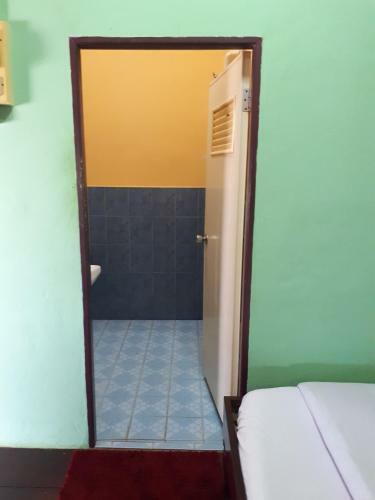 Hostal Anouxa Riverview Guesthouse