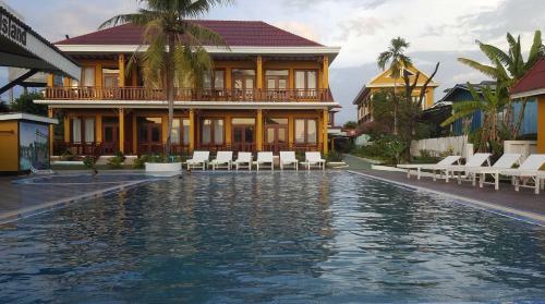 Golden Hotel Don Det