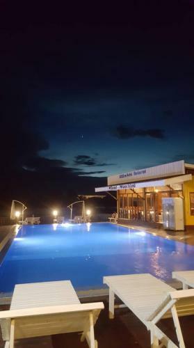 Golden Hotel Don Det