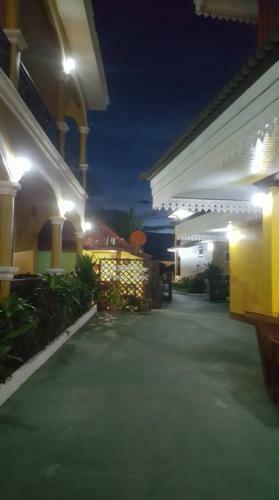 Golden Hotel Don Det
