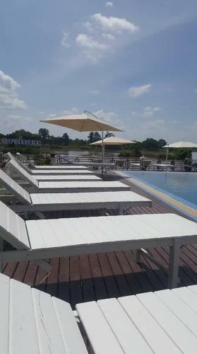 Golden Hotel Don Det