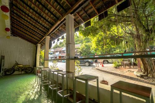 Y Not Laos Hostel