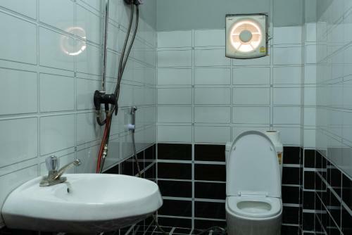 Aham Backpackers Hostel