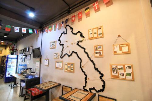 My Box Hostel & Cafe