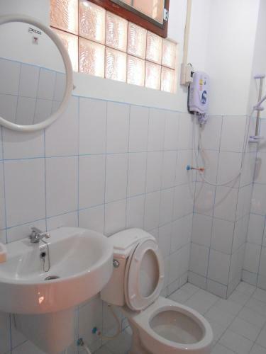 Hostal Zuela Guesthouse