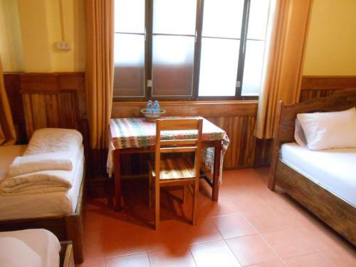 Hostal Zuela Guesthouse