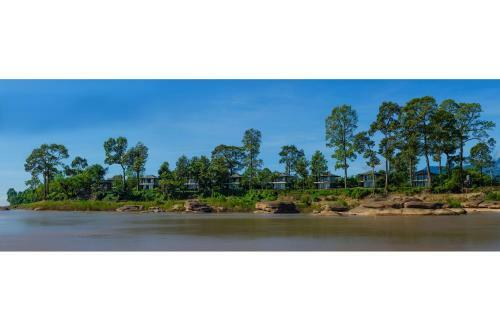 Hotel The River Resort