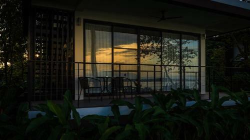Hotel The River Resort