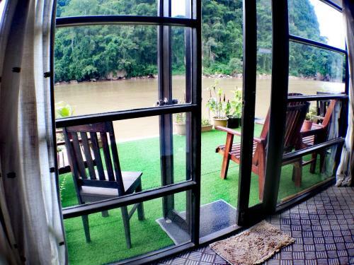 Hotel Ou River House