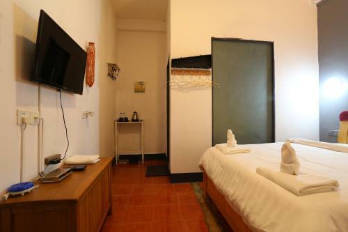 1m Hotel