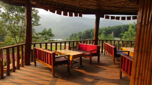 Hotel Chomdoy Bungalow & Restaurant