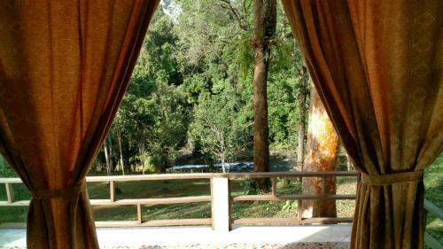 Hotel Falls View Resort Tad E-tu