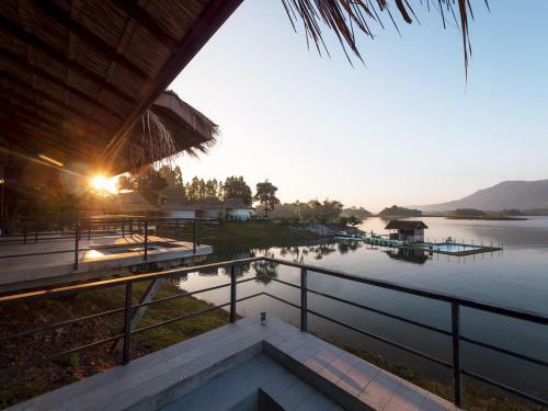 Hotel The Sanctuary Nam Ngum Beach Resort