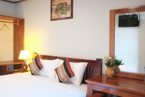 Hotel Paradise Riverview Resort